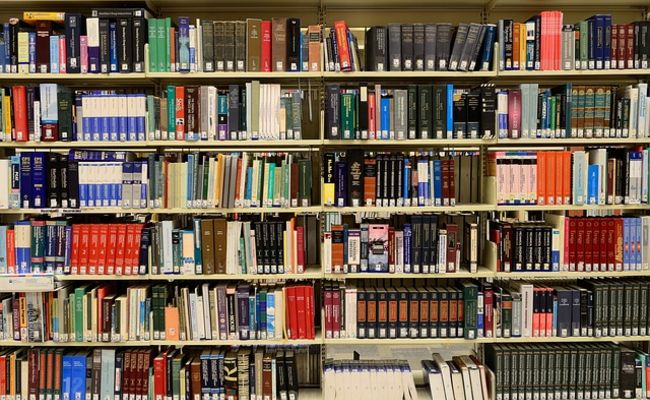 foto of bookcase